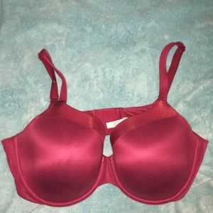 Victoria’s Secret Full coverage bra. Size 40DDD.